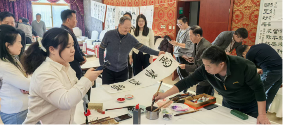 1763966848629777.png 中国文化信息协会在京成功举办“以笔为魂·书道溯源”当代书画名家笔会作品展177.png